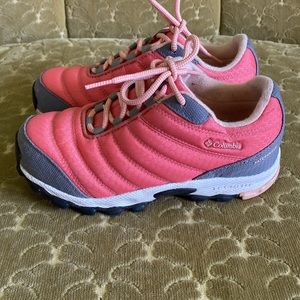 Girls Columbia hiking shoes